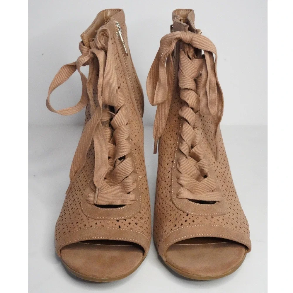 Circus by Sam Edelman, Ellen Perforated Lace Up Peep Toe Heeled Booties Size 9.5